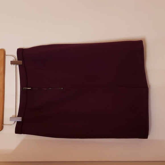 Elegant and comfortable skirt by Laura Petites - Picture 3 of 8